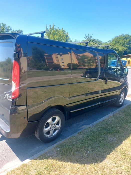 Renault Trafic 2.0 diesel 6 biegów 2013 rok