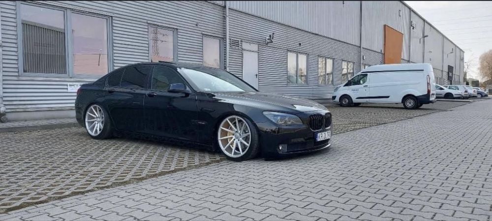 Auto do ŚLUBU BMW serii 7 F01 Czarne