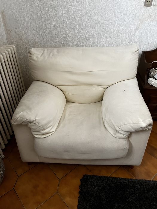 Cadeirão bege confortável, venda rápida