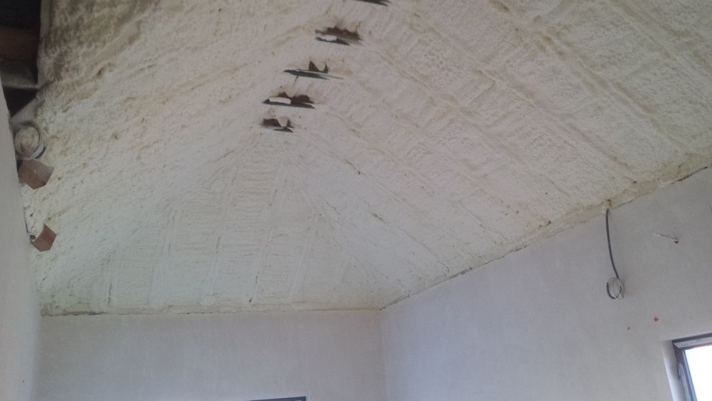 Izolacje Natryskowe, Ocieplenie pianą PUR