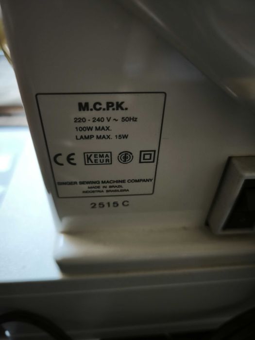 [Excelente estado, quase nova] Máquina Costura Singer 2515c