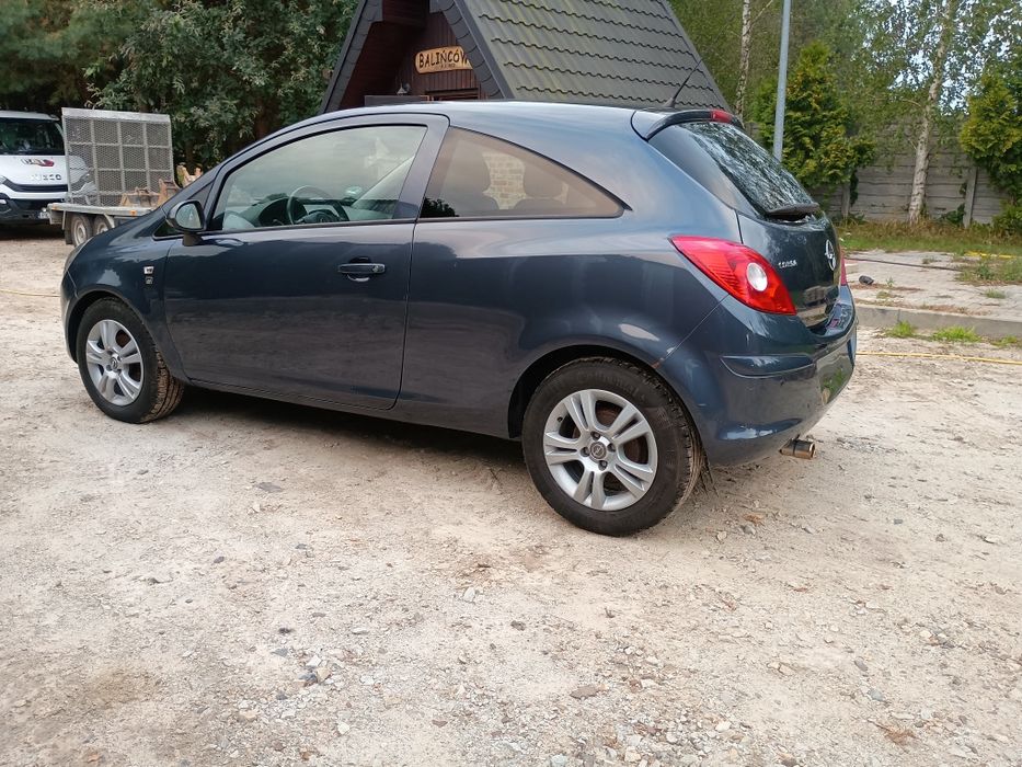Opel Corsa D 1.4 benzyna klima  bogata wersja 2011r.z Niemiec.