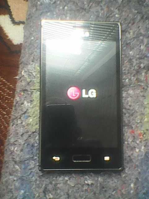 Продам телефон LG...