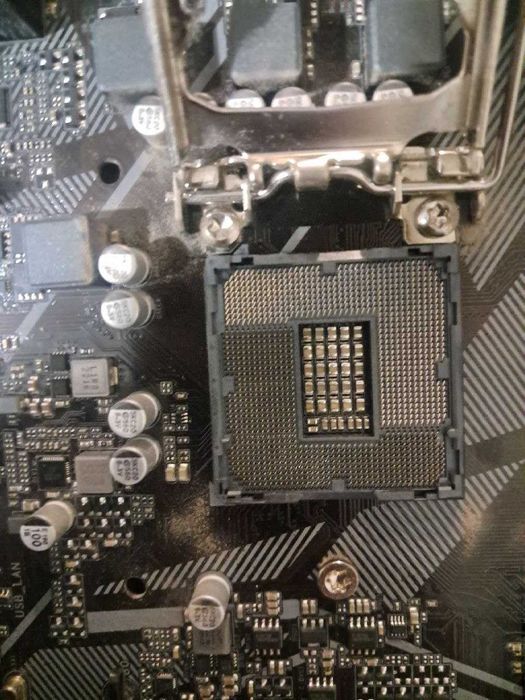 Материнська плата Gigabyte H470M K + Процесор INTEL Core™ i3 10105F