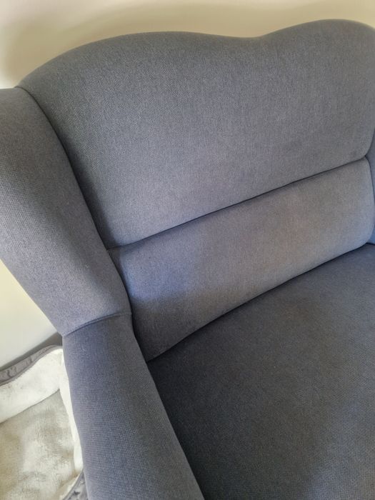 Sofa dwu osobowa typu uszatek