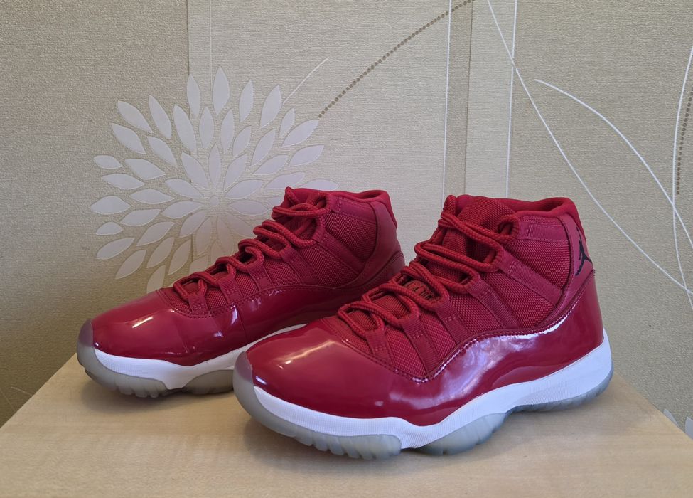 Чоловічі кросівки Air Jordan 11 Retro оригінал р.41