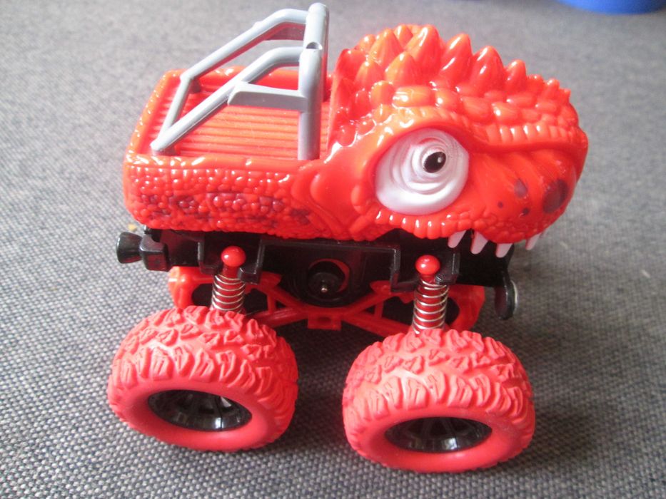 monster truck dinozaur