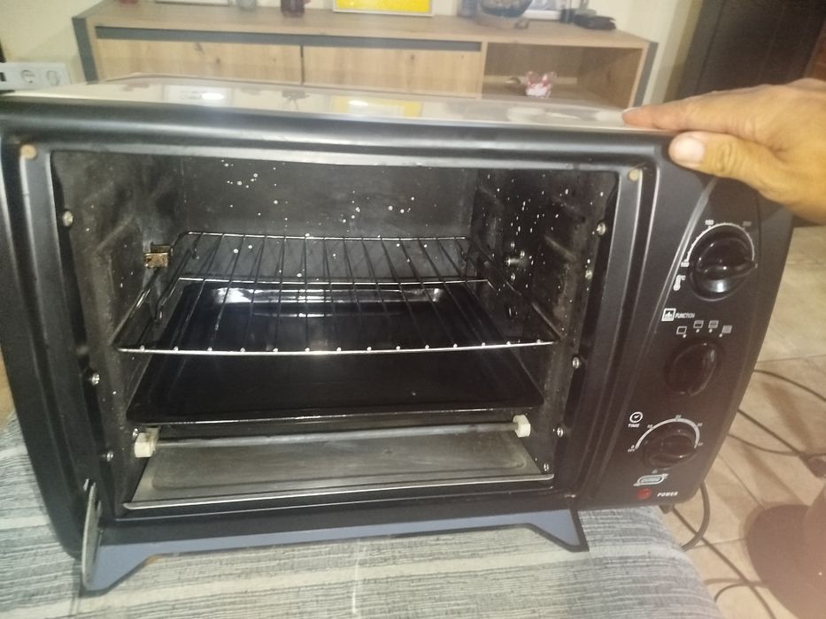 Forno elétrico pequeno