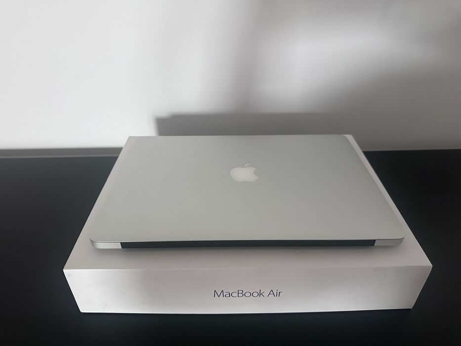 MacBook Air 13 512GB SSD, 8MB RAM