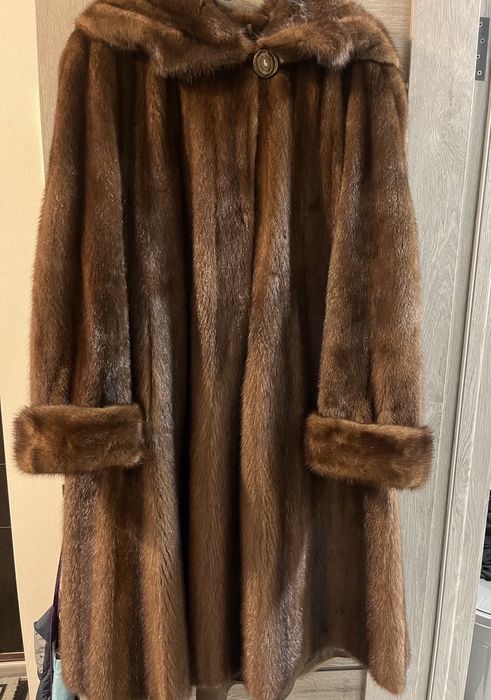 Продається натуральна норкова шуба