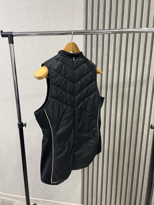 PUMA Жилетка нова! для бігу жіноча М безрукавка