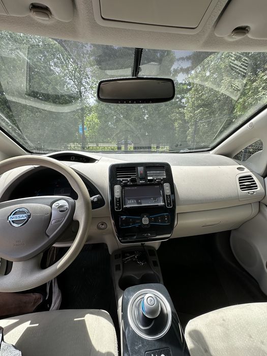 Nissan Leaf 2011, електро, автомат