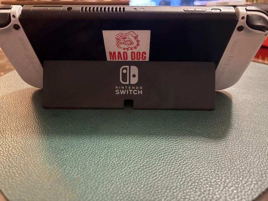 Nintendo switch oled +fifa23+etui