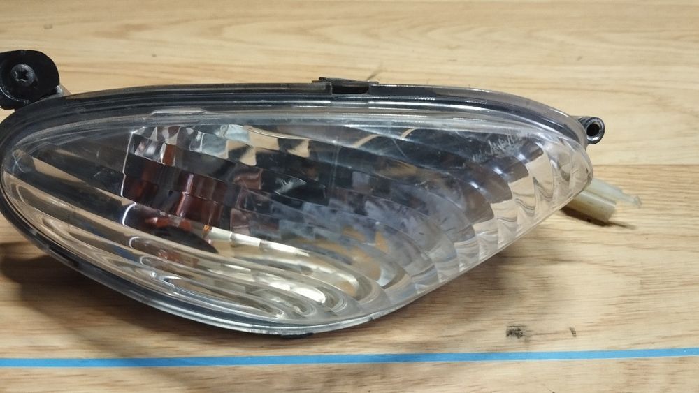 Yamaha oveto prawy kierunkowskaz 2012r