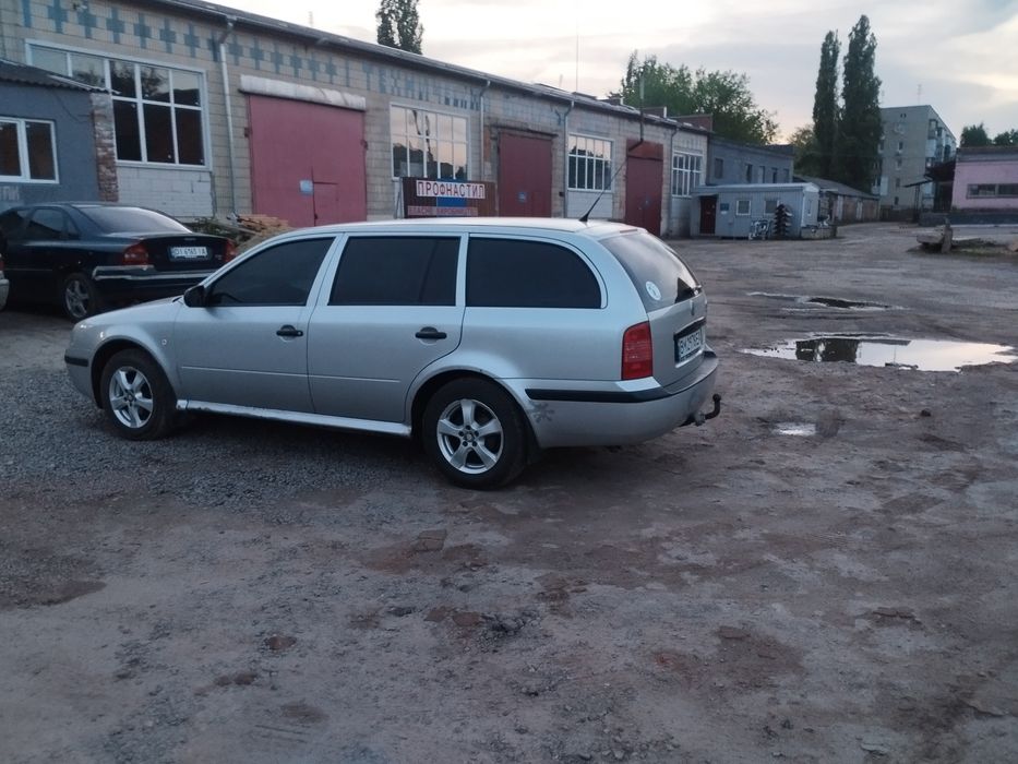 Продам Шкоду  1.6