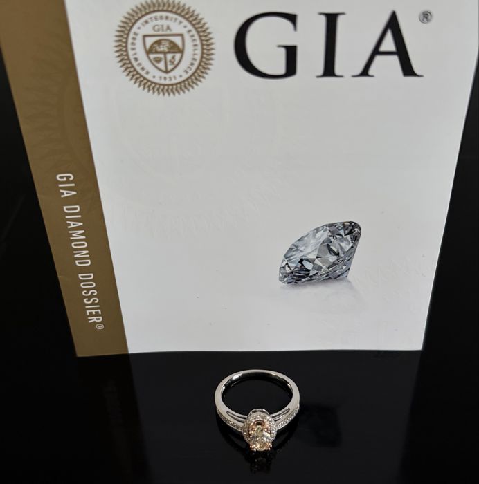 Каблучка з діамантами  GIA діамант кольцо с бриллиантом кільце бриллиант