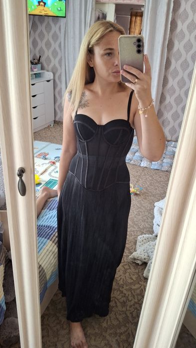 Продам корсет та спідницю плісе