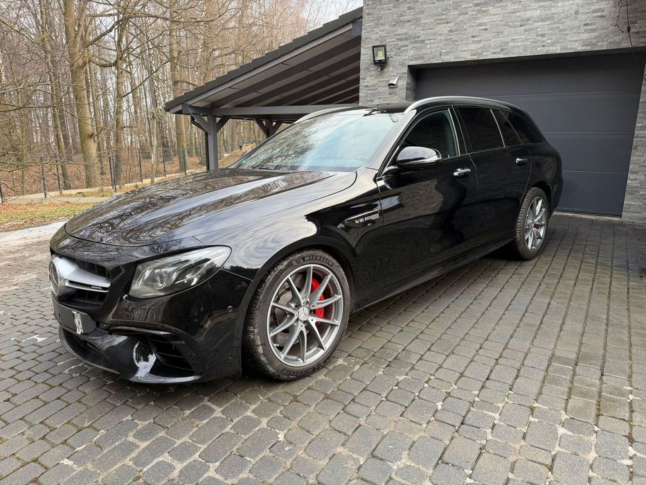 Mercedes-Benz Klasa E Sprowadzony Uszkodzony Jeżdżący v8 biturbo E63 Po Opłatach !! Z Akcyzą