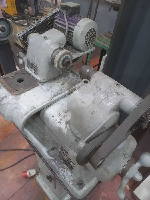 Máquina Antiga de Afiar Ferramentas