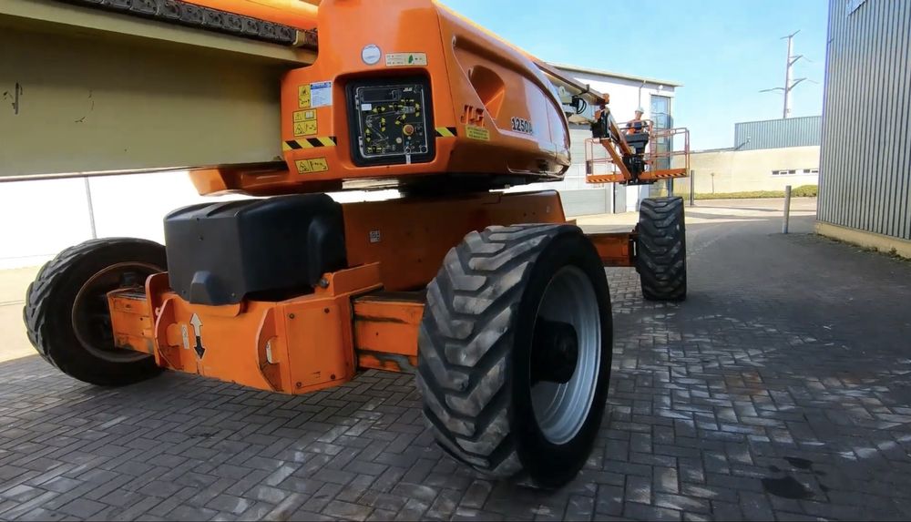 Продаж підйомника-телескопічного