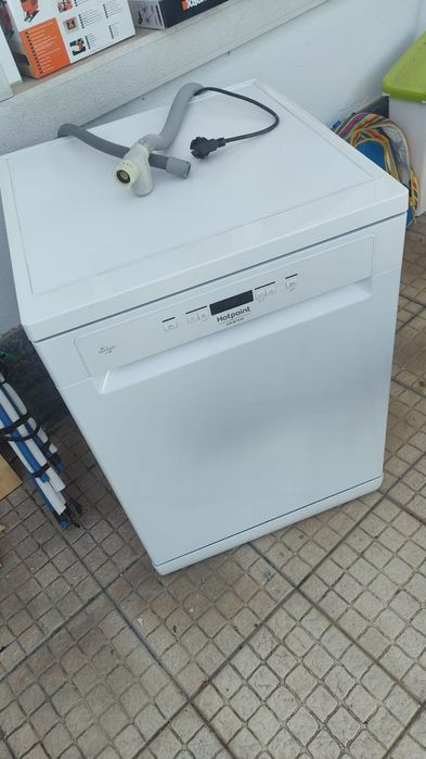 Máquina loiça Ariston Hotpoint Inverter