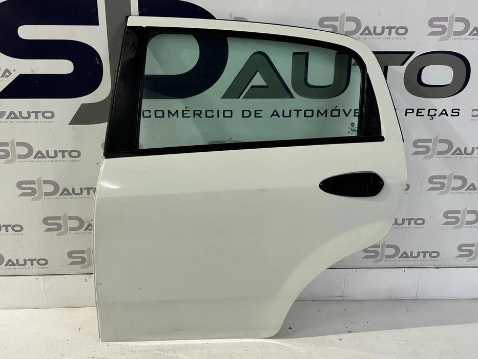 Porta Frente Direita / Trás Esquerda - Fiat Grand Punto (2013)