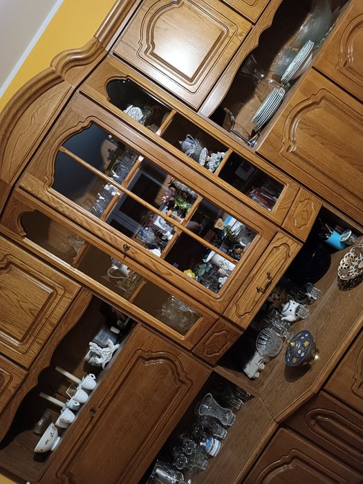 Mam na sprzedaż meble.