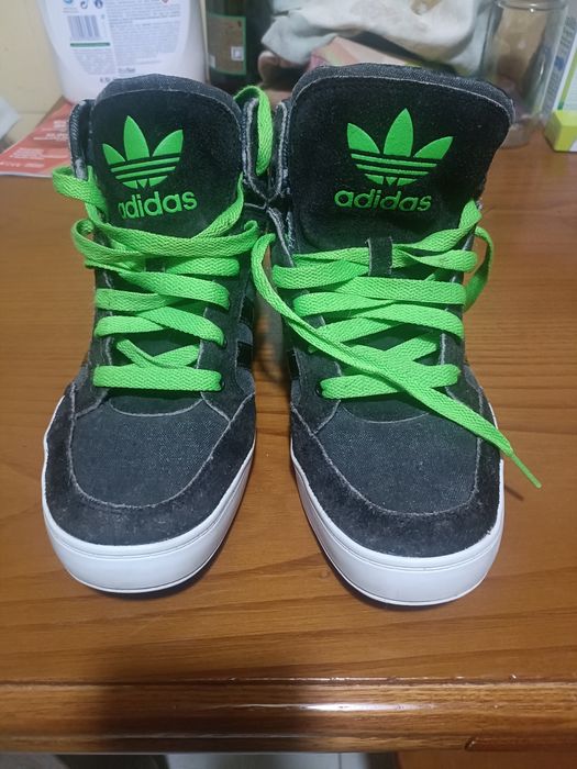 Tênis botas adidas N°43.5