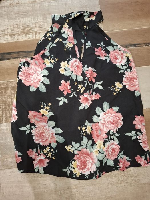 Lote de 5 Blusas da marca Shein
Tamanho S