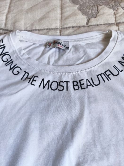 Продаётся белая кофточка