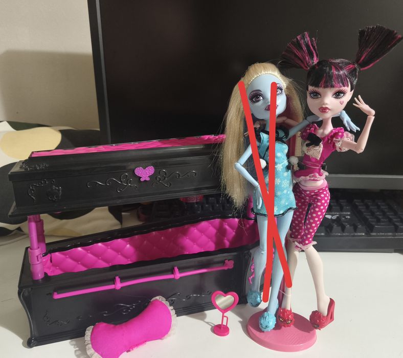 Monster high draculaura dead tired