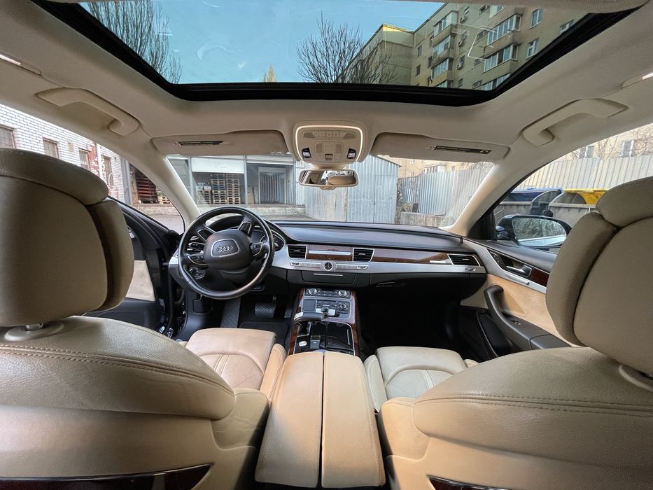 Audi A8 2013 (короткая база)