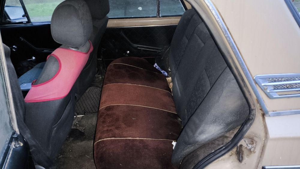 Автомобіль ВАЗ 2106