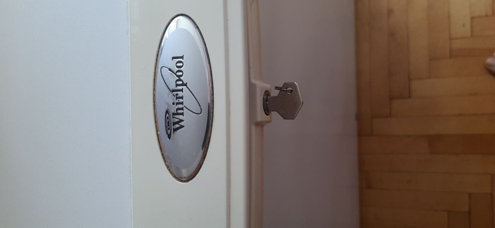 Морозильна камера продаю