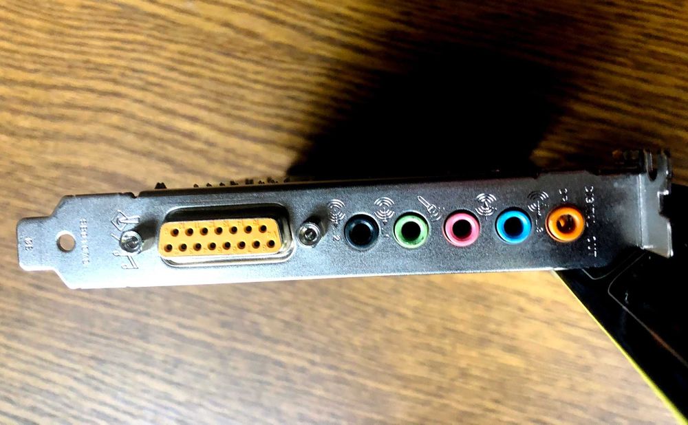 Звуковая Карта Creative SB Live! 5.1 чип EMU10K1 SB0220