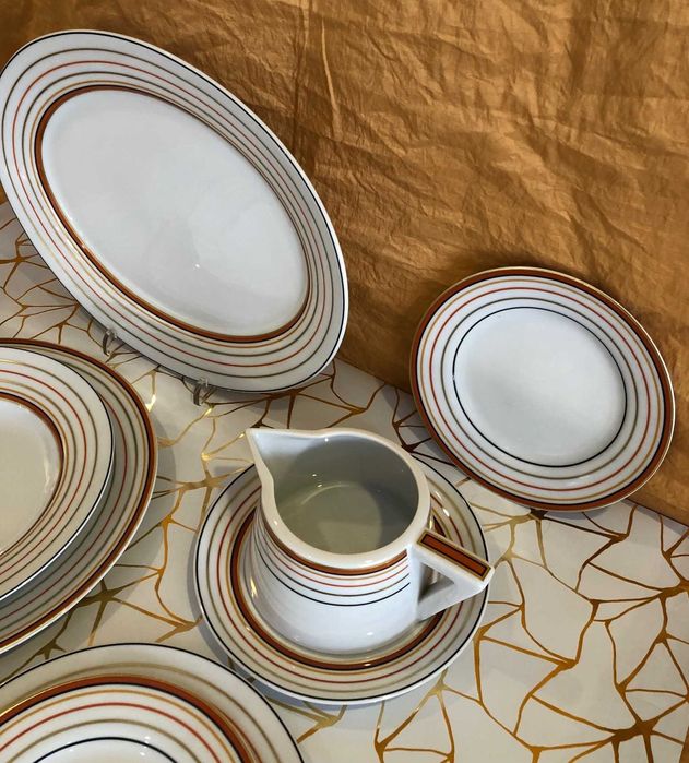 conjunto de peças de mesa em porcelana da vista alegre, coleção "manhattan"