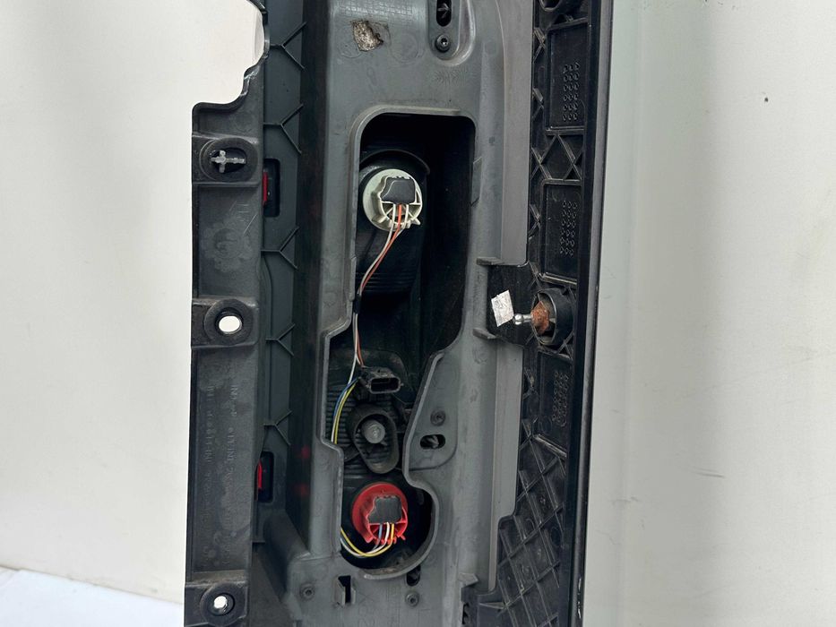 Farolim Traseiro esquerdo Opel Vivaro (2018)