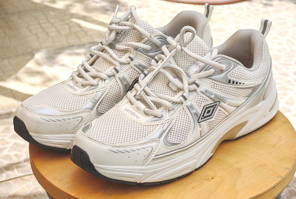 Tênis Umbro em excelente estado de conservação, muito pouco usados