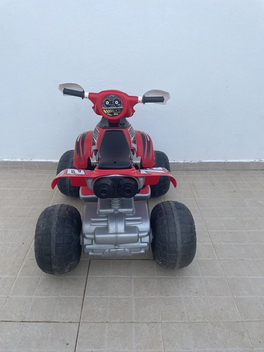 Moto 4 elétrica para crianças