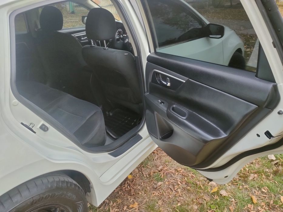 Продам Nissan ALTIMA 2016р.2.5 бензин