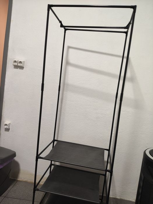 Cabide com Prateleiras