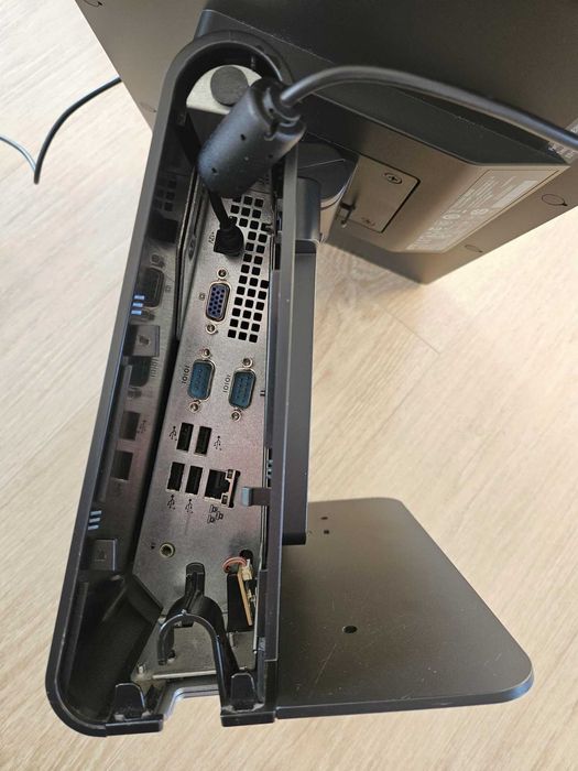 terminal (komputer) All-In-One z ekranem dotykowym firmy Elo