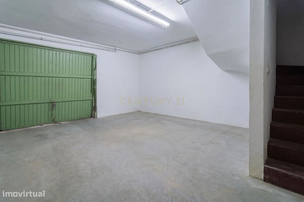 Moradia T2 com Garagem Privativa - Maiorga, Alcobaça