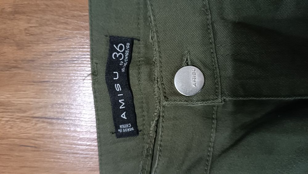 Krótkie spodenki Amisu rozmiar 36 khaki