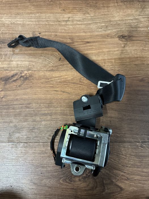 Pas bezpieczeństwa prawy tył Kombi Mercedes W211 E