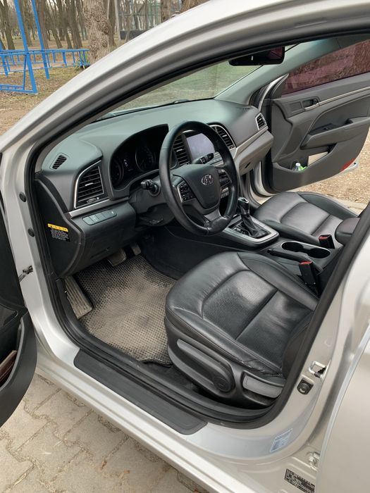 Hyundai Elantra / Avante