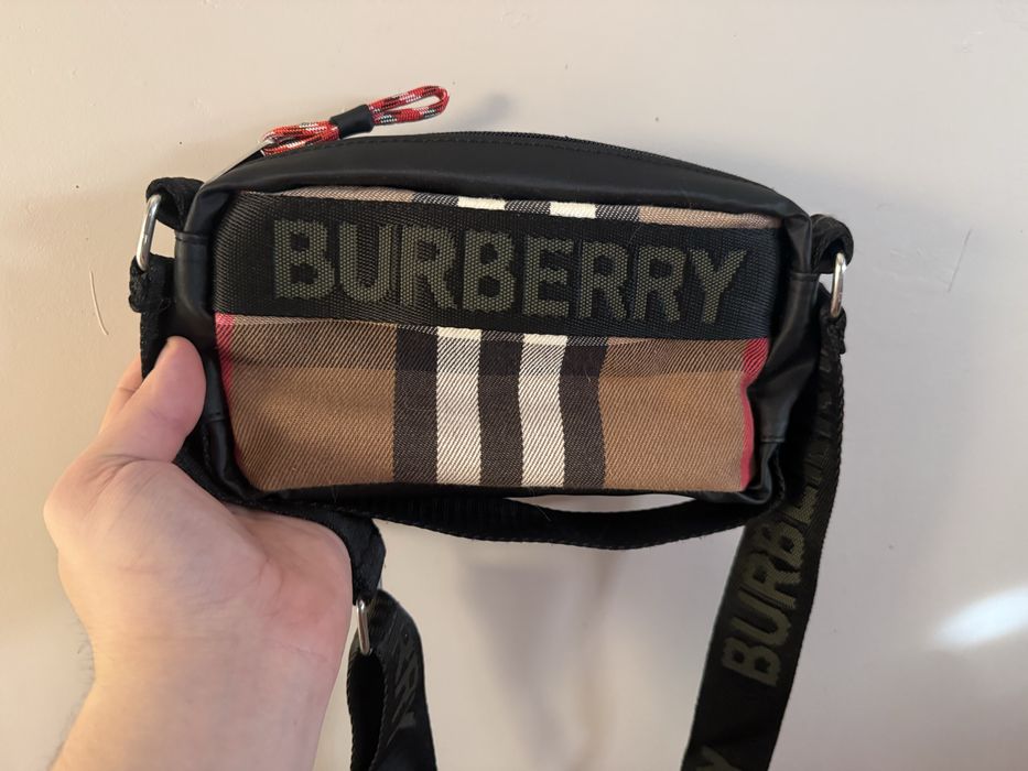Nerka Burberry z paskiem