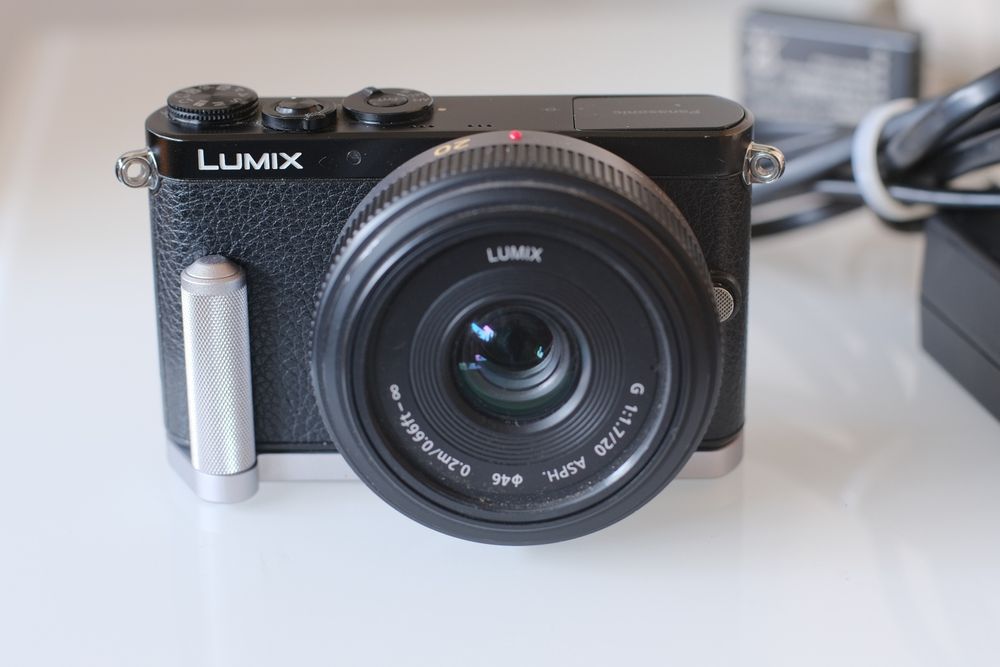 Panasonic Lumix GM1 + Objetiva 20mm F1.7 + acessórios