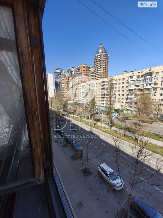 Продажа 3к квартиры 67 кв. м  на бул. Леси Украинки 20/22