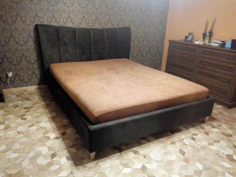 łóżkowe welurowe 160x200 z materacem lateksowym
